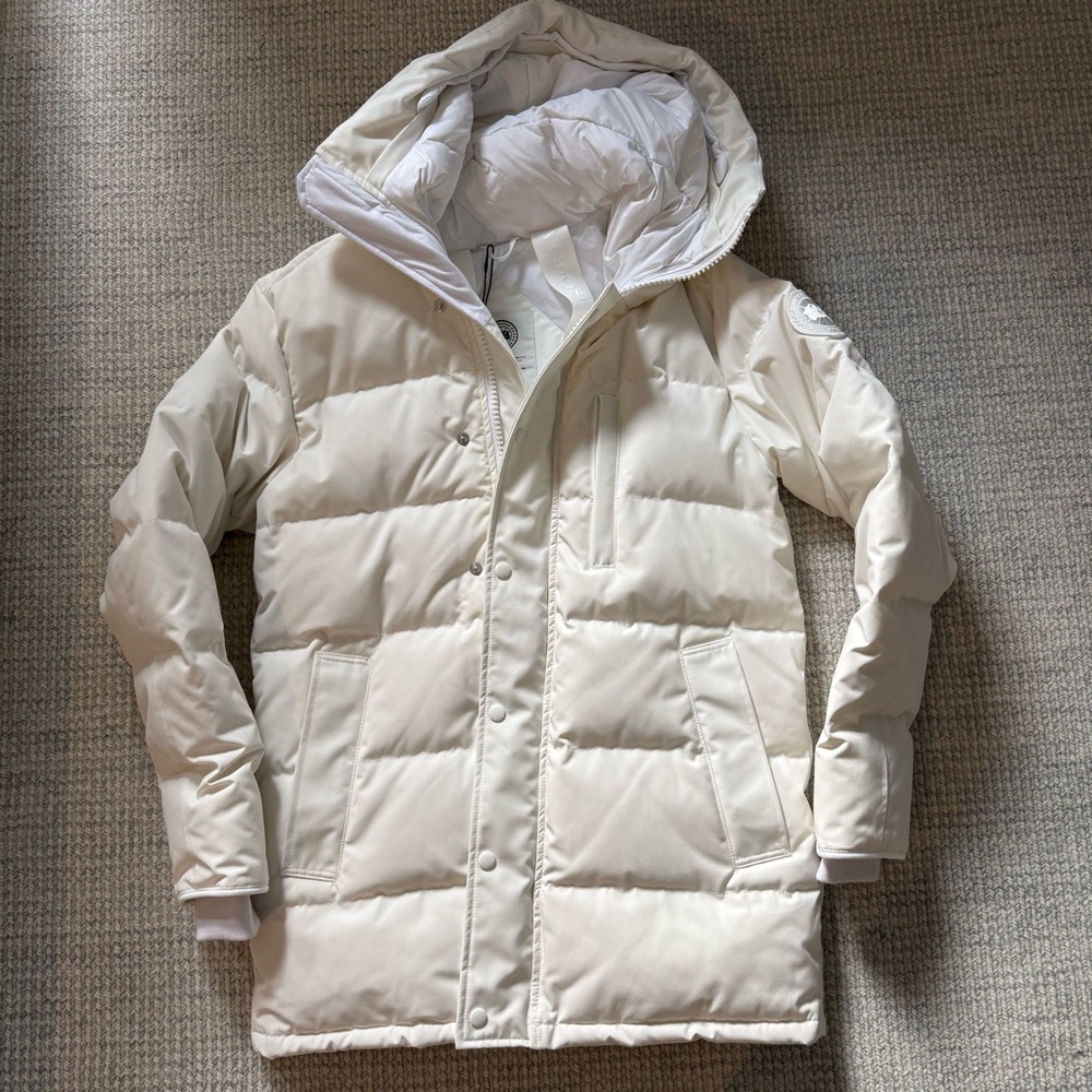 NWT - Carson Parka - Canada Goose